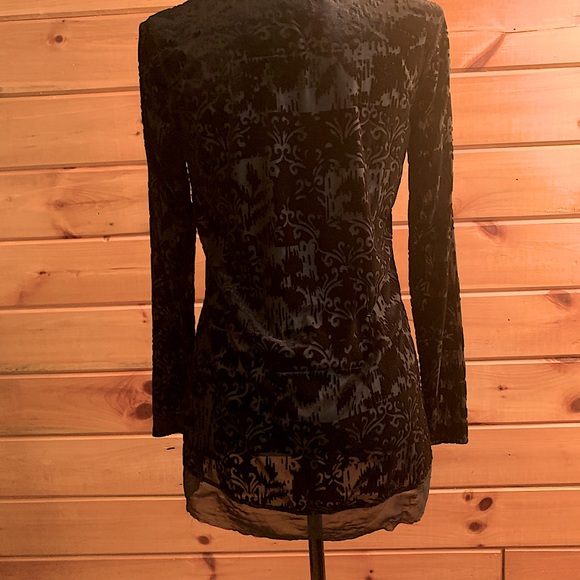 Simply Vera by Vera Wang.  Black sheer and velvet top with frayed bottom. Sz Sm - Picture 4 of 5
